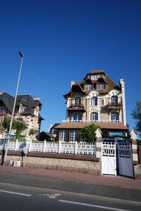 Les Embruns - Plein Ciel - Appartement 3Eme Etage Deauville Exterior foto